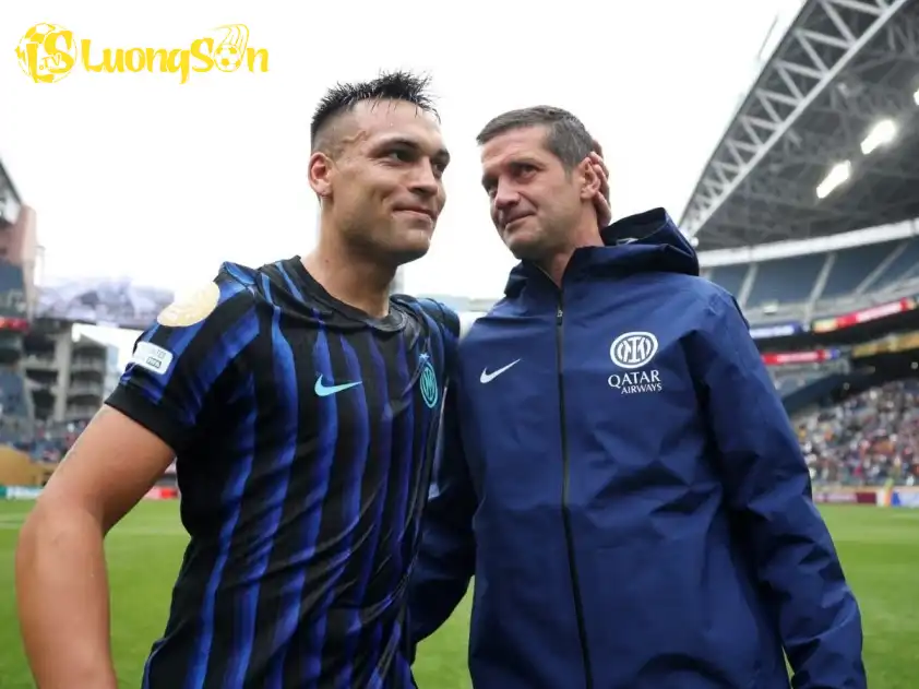HLV Chivu được kỳ vọng sẽ giúp Inter Milan đòi lại ngôi vương từ tay Napoli