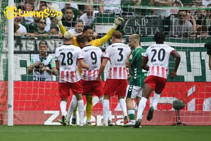 Noah Atubolu thiết lập kỷ lục mới tại Bundesliga.