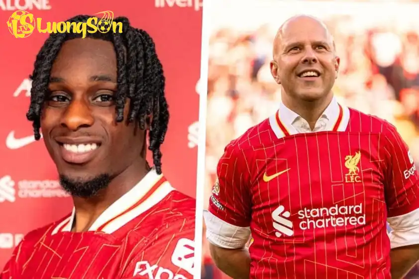 Arne Slot được yêu cầu loại Frimpong ra khỏi đội hình Liverpool (Ảnh: The Sun) Arne Slot được yêu cầu loại Frimpong ra khỏi đội hình Liverpool