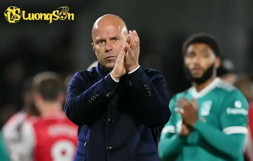 Arne Slot nhận nhiều áp lực với chuỗi trận tệ hại của Liverpool