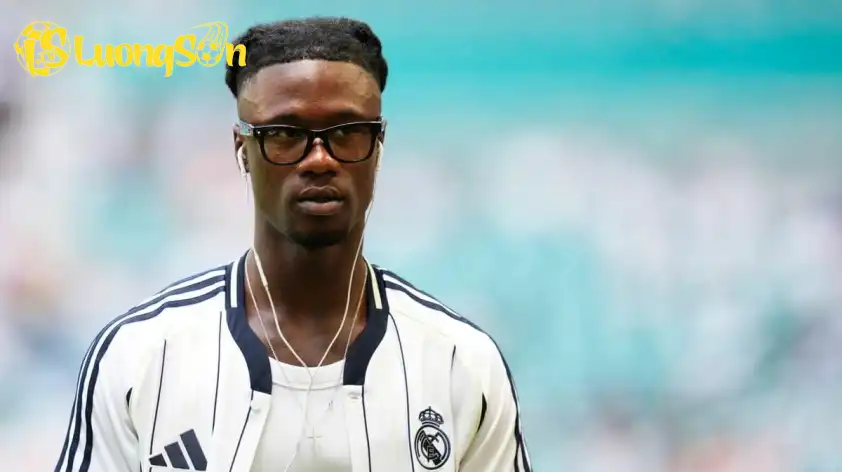 Chelsea được cho là sẵn sàng chi đậm để chiêu mộ Eduardo Camavinga (Ảnh: FootballTransfer). Chelsea được cho là sẵn sàng chi đậm để chiêu mộ Eduardo Camavinga