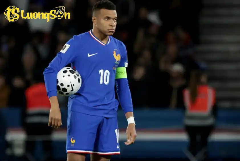 Mbappe đã rời tuyển Pháp để trở lại Madrid kiểm tra chấn thương mắt cá chân phải