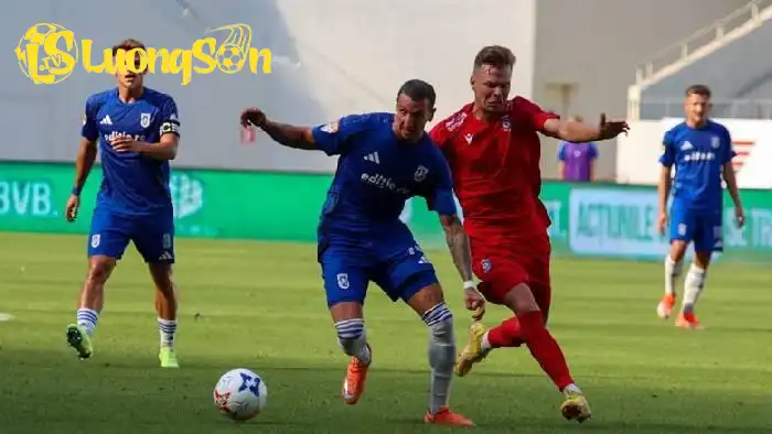 Hai đội có sức mạnh ngang nhau Hai đội có sức mạnh ngang nhau