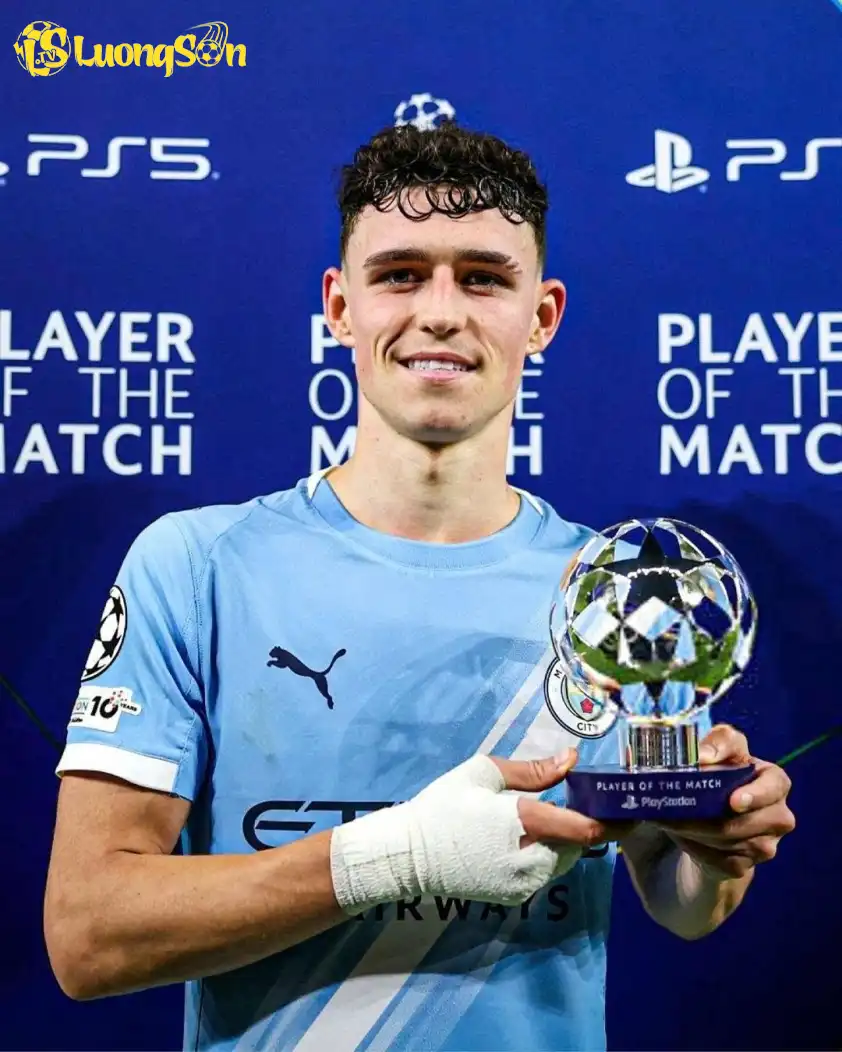 Phil Foden được bình chọn là cầu thủ xuất sắc nhất vòng đấu